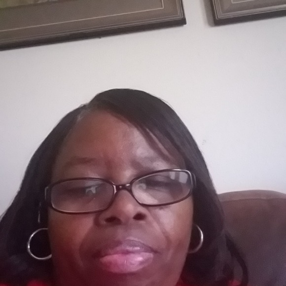 Meet your Posher, Ora - Picture 1 of 1